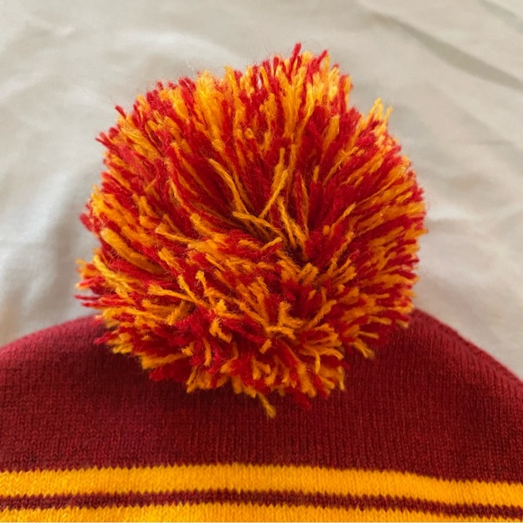 Harry Potter Gryffindor Hat w/ Embroidered Courage Determination Bravery Patch - Picture 8 of 9